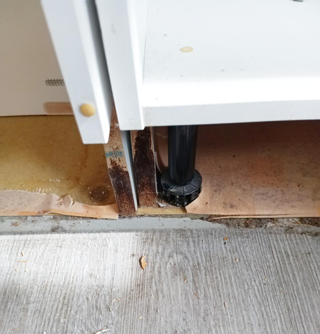 meuble abîmé par l'humidité