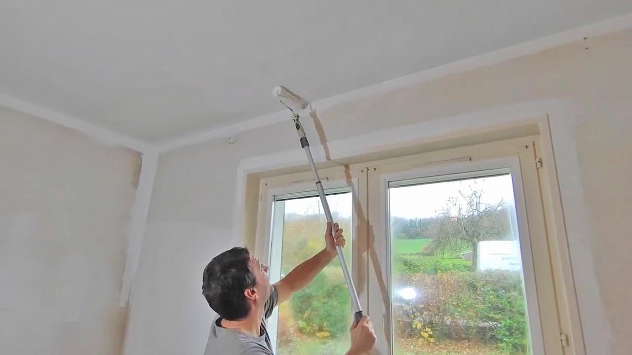 Remise en peinture d'un plafond